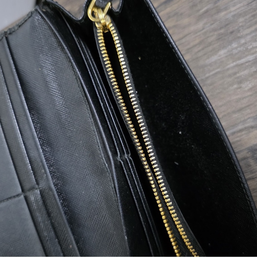 Prada Black Saffiano Leather Wallet - Picture 7 of 8
